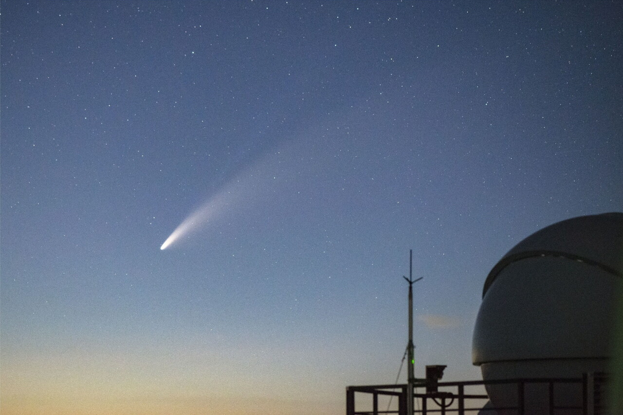 2020년 7월 15일 니오와이즈 혜성 사진. 출처 한국천문연구원 전영범 책임연구원 촬영